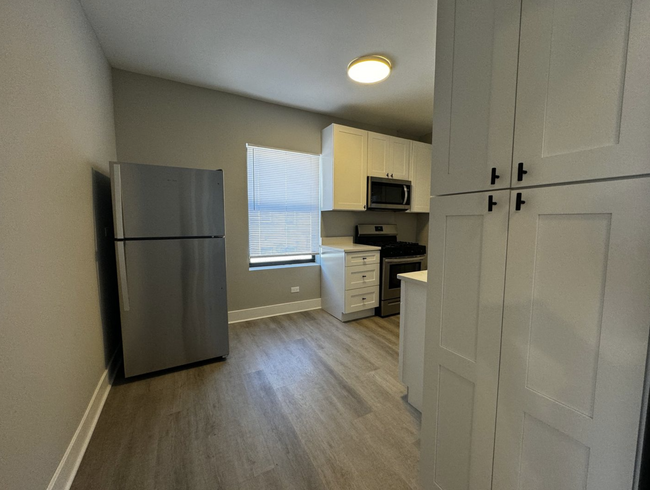 Foto del edificio - 2607 N Kostner Ave