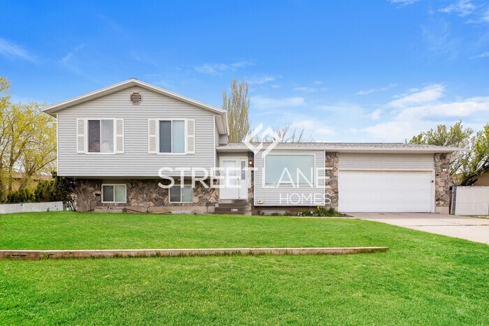Primary Photo - REDUCED! - Ready for your new home?! 4 bed...