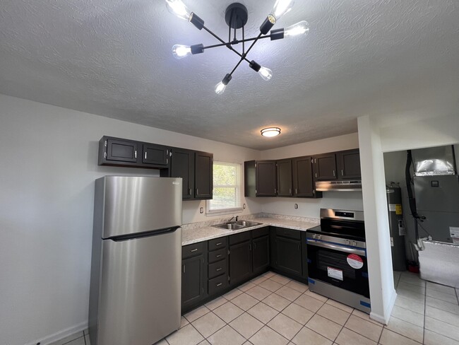 Building Photo - 1602 Astaire Ct