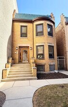 Building Photo - 5739 N Winthrop Ave