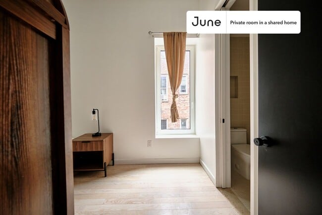 Foto del edificio - Room in Shared 4 bed/4 bath home in Ditmas Park
