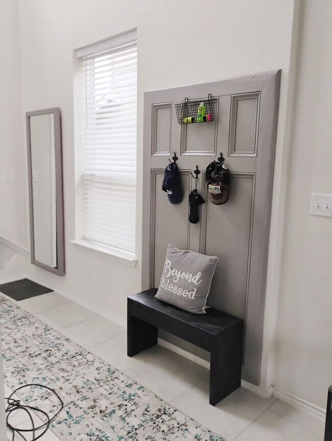 Building Photo - 3bed/2.5bath House For Lease! Available NO...