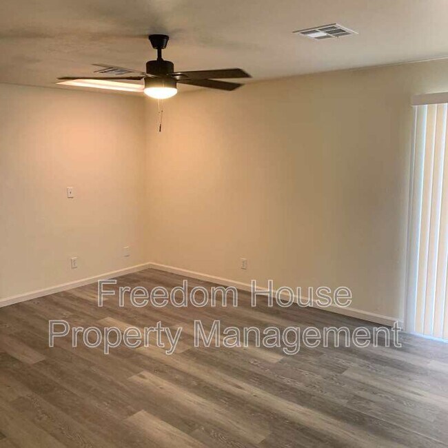Foto del edificio - 1420 W Horn Rd