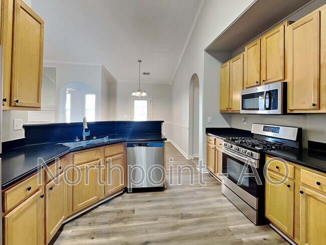 Building Photo - 8009 Abington Dr