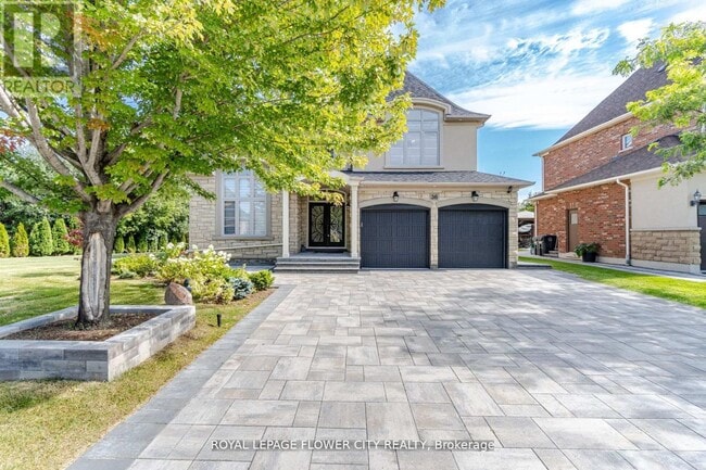 Building Photo - 36 Louvain Dr