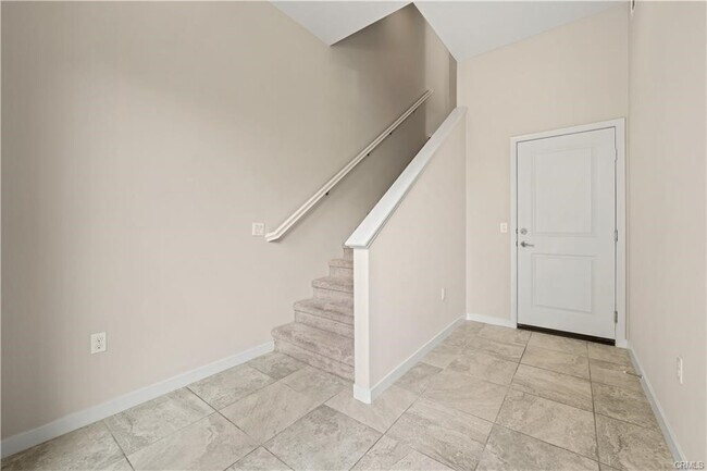 Building Photo - 625 Sawyer Pl