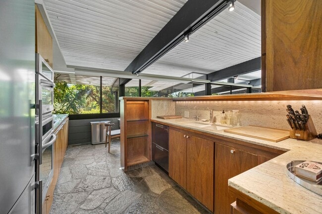 Building Photo - 3 Bed / 3 Bath Private Mid-Century Oasis with Pool, Detached Studio & Canyon Views