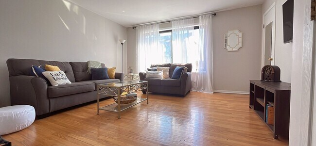 Foto del edificio - 308 W 27th St