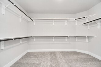 Building Photo - 21047 Bay Vlg Dr