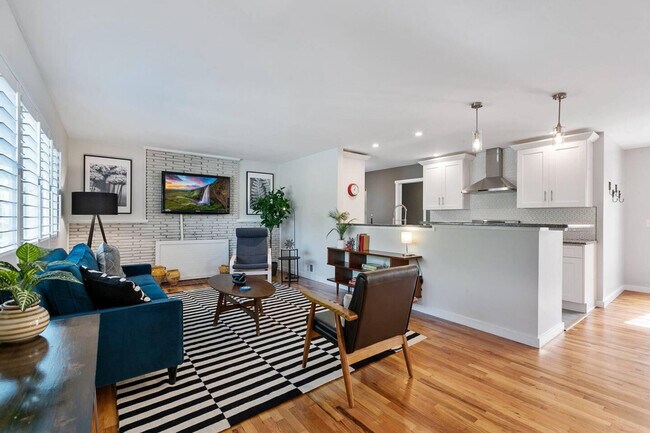 Building Photo - 3296 S Grape St