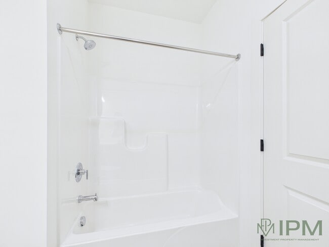 Building Photo - 98 Penn Place