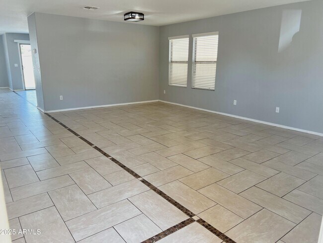 Foto del edificio - 2874 W Mineral Butte Dr