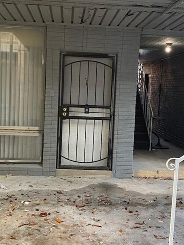 Foto del edificio - 152 N McLean Blvd