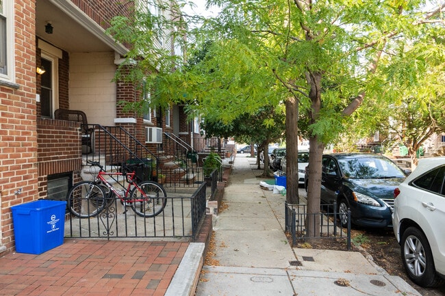 Building Photo - 2824 S Warnock St