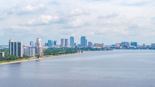 Building Photo - Ceiling to Floor Bayshore Views at The Mon...
