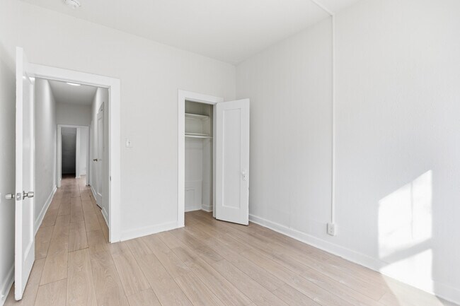 Foto del edificio - 1526 E 52nd St