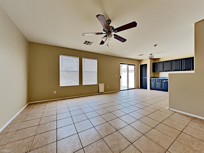 Foto del edificio - 5 br, 3 bath House - 672 W Barrus St