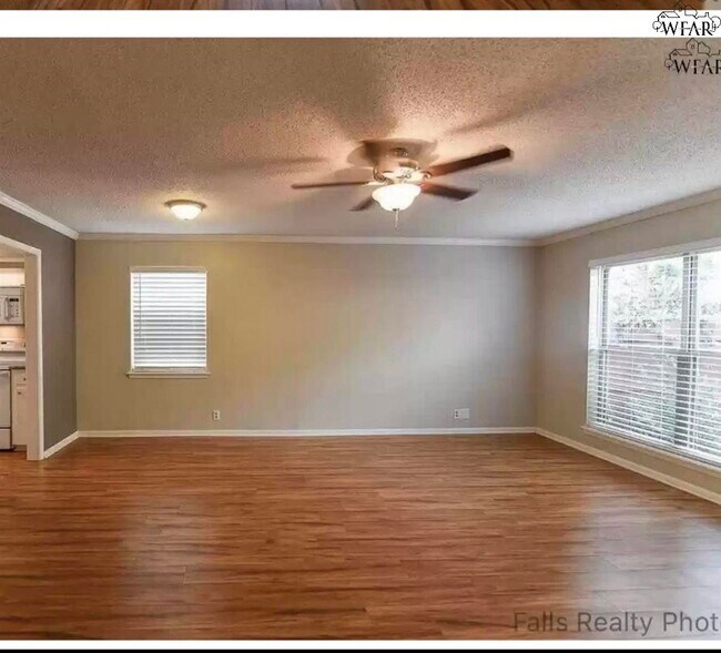 Foto del edificio - 3008 Barrywood Dr