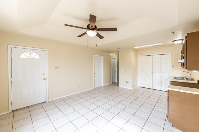 Building Photo - 604 Gage Loop