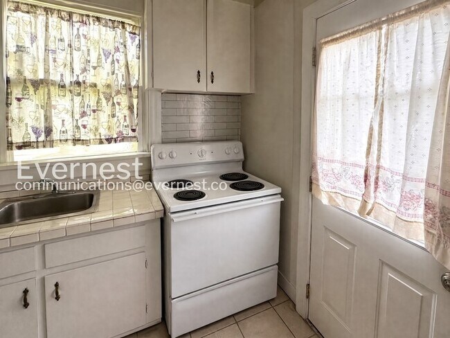 Foto del edificio - 4423 Eanes Ln
