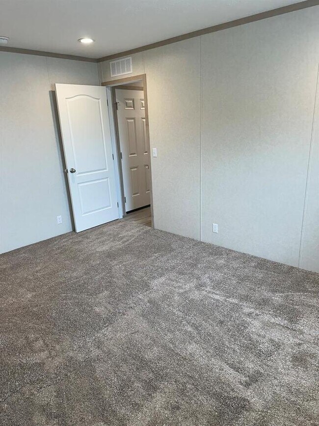 Building Photo - 156 Terrace Dr