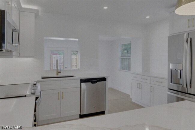 Foto del edificio - 4525 Fluvia Ave