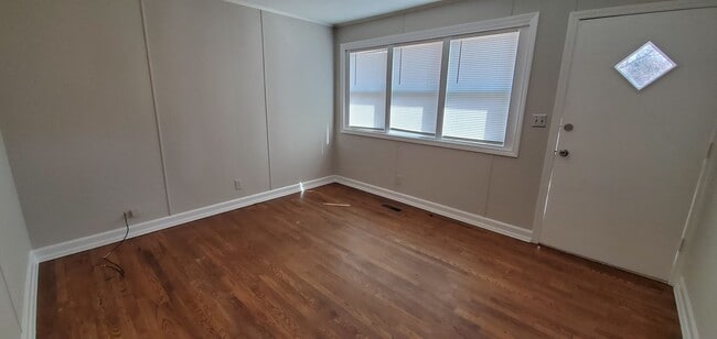 Foto del edificio - Brick ranch with 2 bedrooms