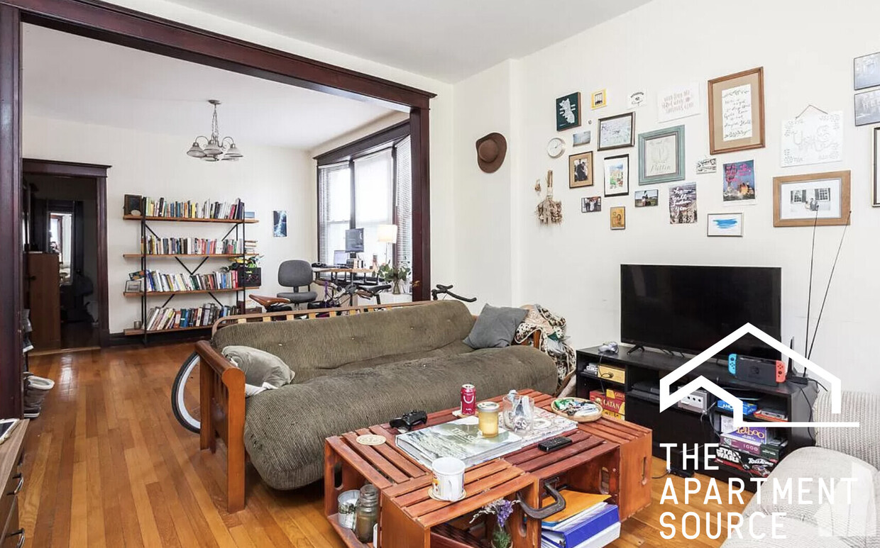 Primary Photo - 2900 W Diversey Ave