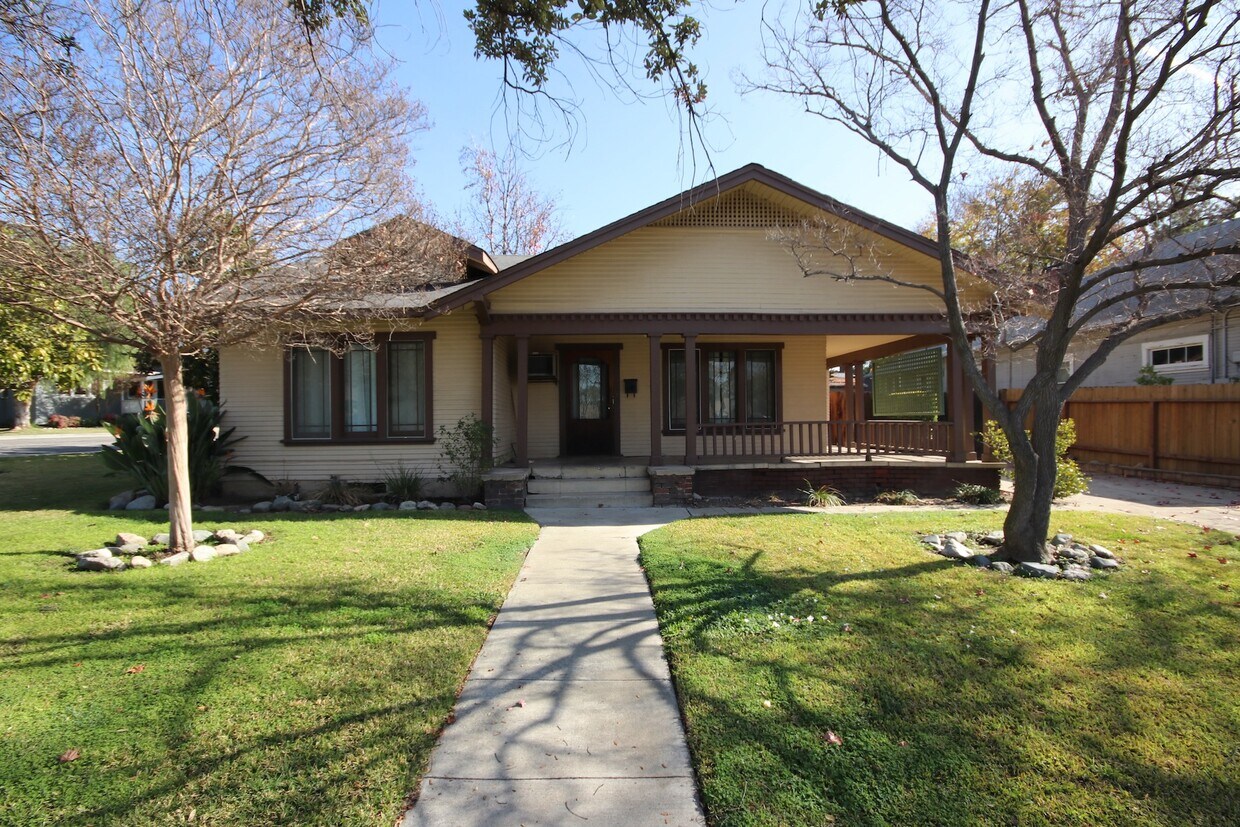 Primary Photo - 138 Grand Ave
