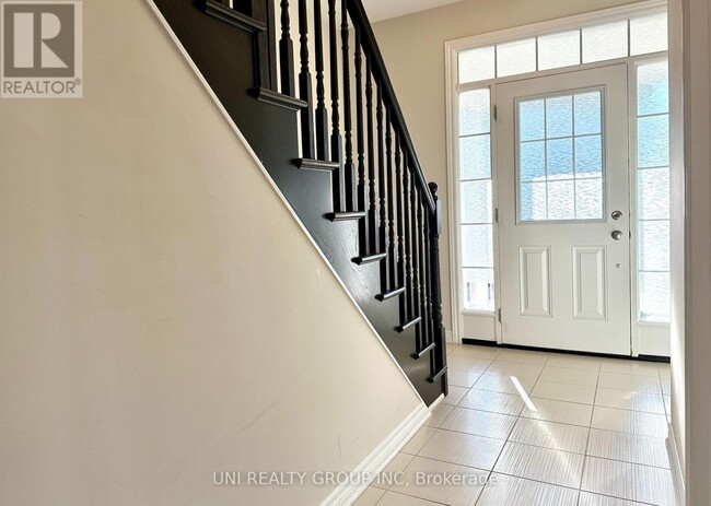 Building Photo - 514 Honeylocust Ave