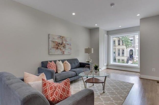 Foto del edificio - 27 Quincy Pl NE