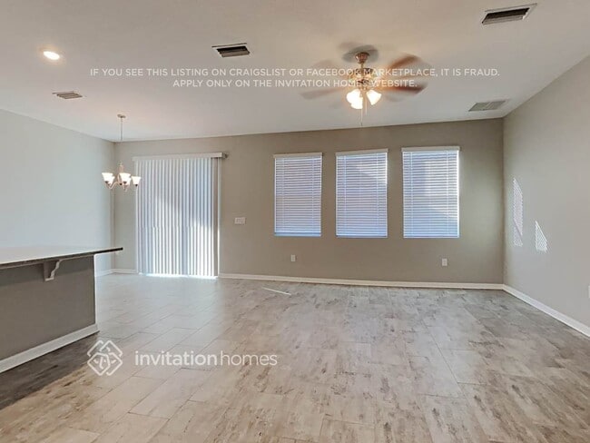 Foto del edificio - 11821 Cara Field Ave