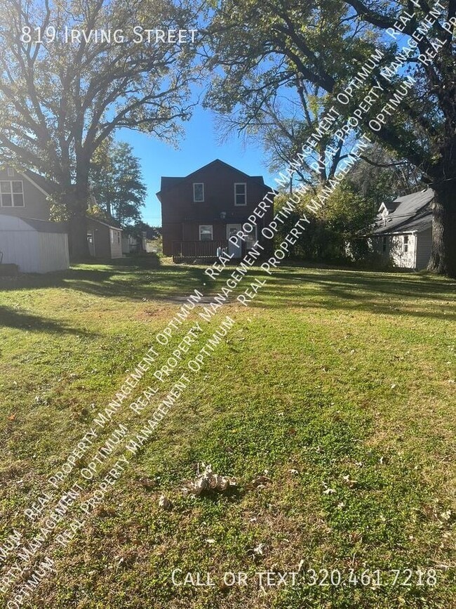 Building Photo - 819 Irving St