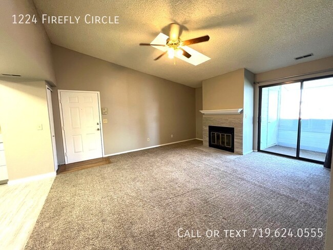 Building Photo - Fully Remodeled Condo