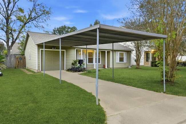 Building Photo - 1814 Chantilly Ln