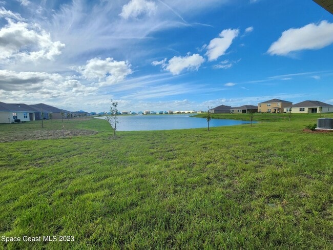 Foto del edificio - 1232 McFarland Dr