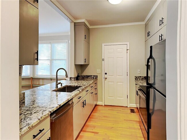 Foto del edificio - 1433 Carroll Dr NW