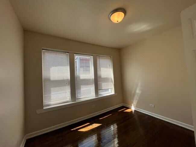 Building Photo - 8155 S Drexel Ave