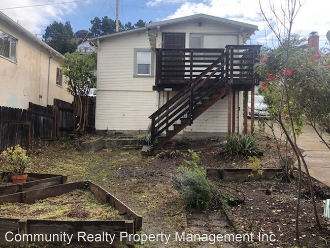 Building Photo - 2 br, 1 bath House - 9301 Lawlor St.