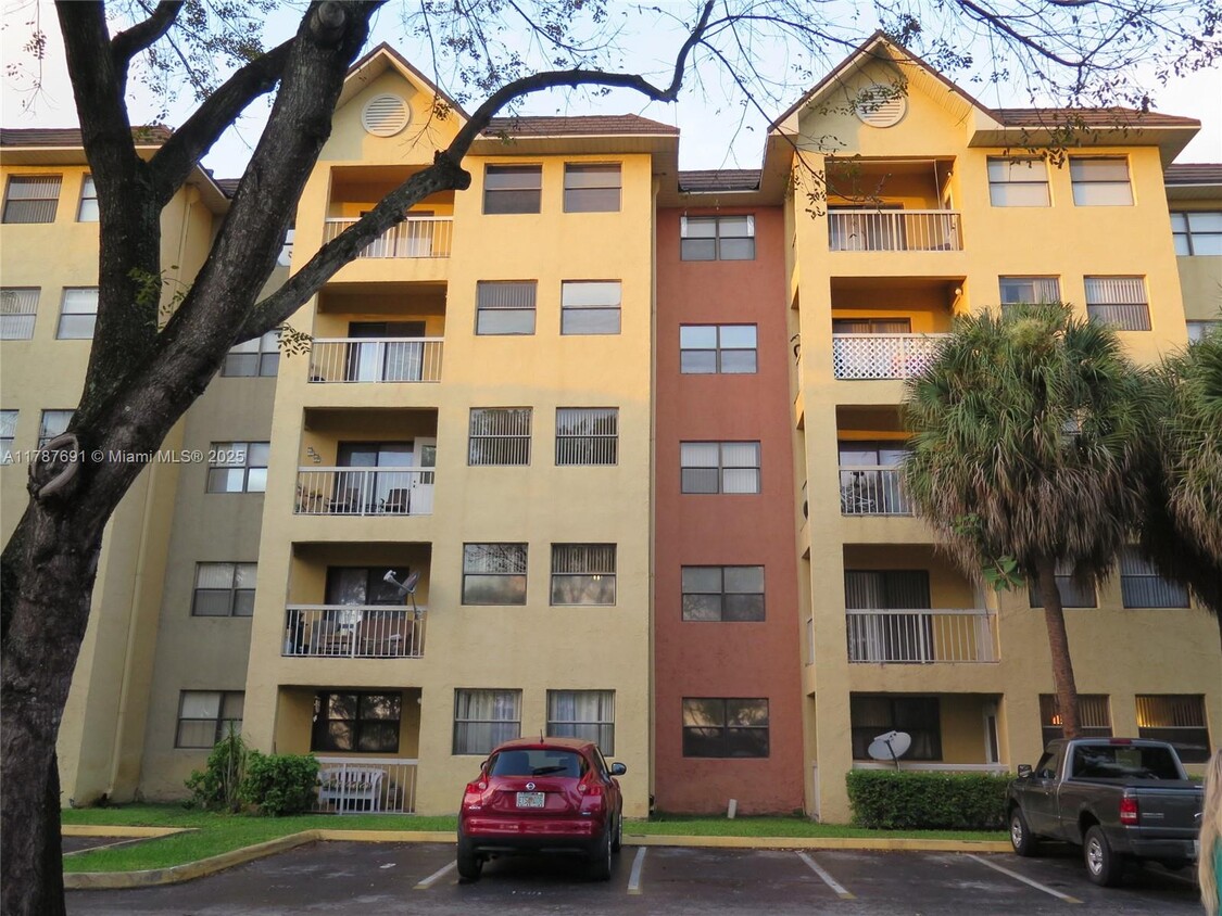 Foto principal - 8180 Geneva Ct