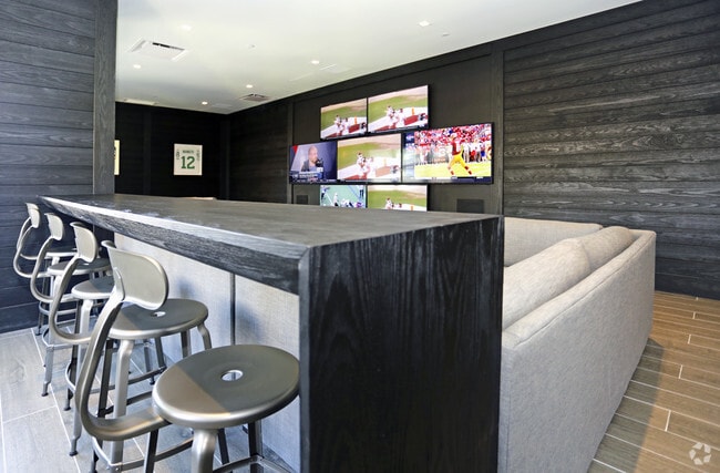 Interior Photo - 65 Bay Street Apartments