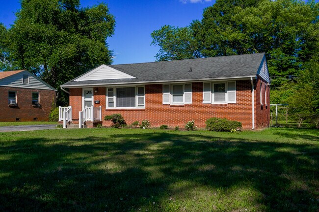 Building Photo - 416 Penley Ave