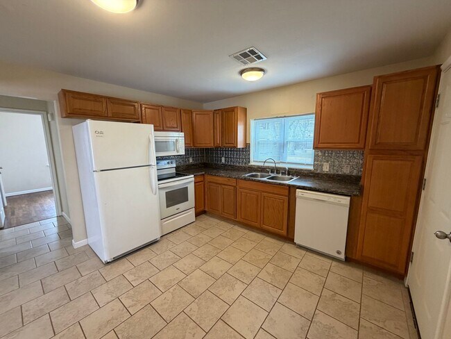 Foto del edificio - 1416 N Oklahoma Ave