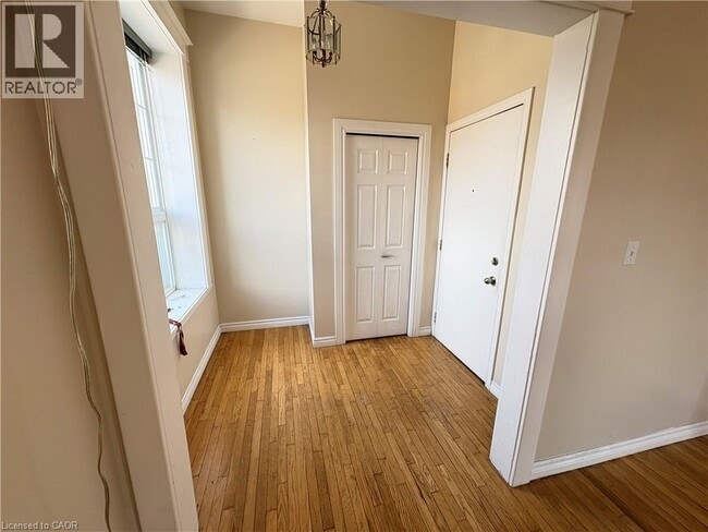 Building Photo - 55 Barton St W