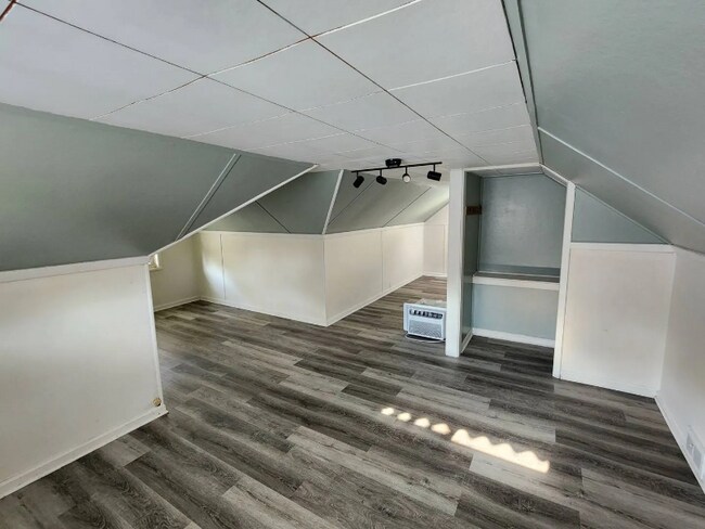 Foto del edificio - 11202 Mountview Ave