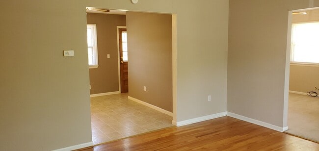 Building Photo - 1607 Highridge Dr