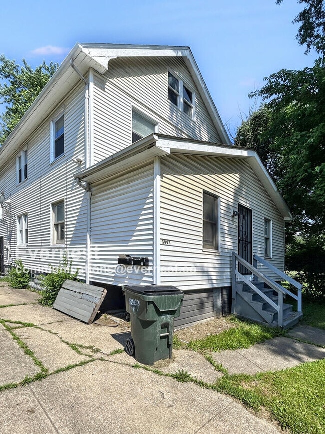 Building Photo - 3992 E 52nd St