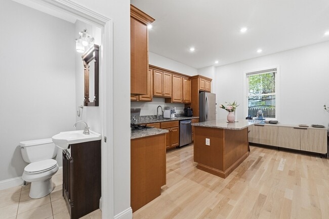 Building Photo - 77 North St