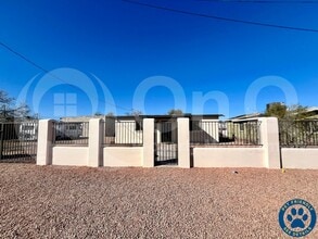 Building Photo - 1416 S Highland Ave