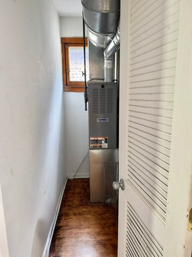 Building Photo - 4727 S Harding Ave